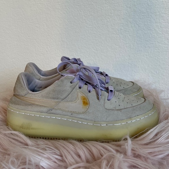 WMNS AIR FORCE 1 SAGE LOW LX 'VIOLET MIST' - Picture 4 of 7